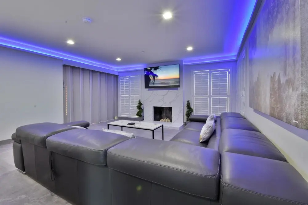 1244#7 Remodeled Luxury Condo With Stunning Views of Beach & Bay