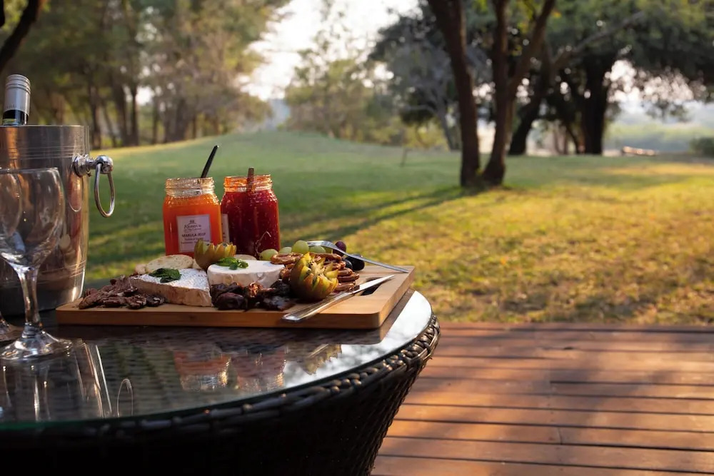 Kayova River Lodge
