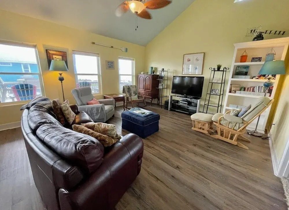 Hooked On A Feeling 3 Bedroom Home by RedAwning