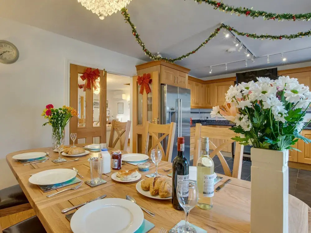 Comfortable, Bright Holiday Home With Private Garden in the South of Cornwall