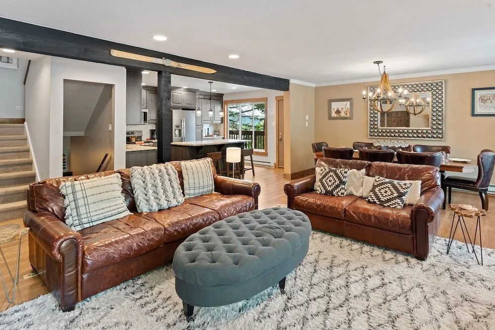 Winterset 1 4 Bedroom Condo by RedAwning