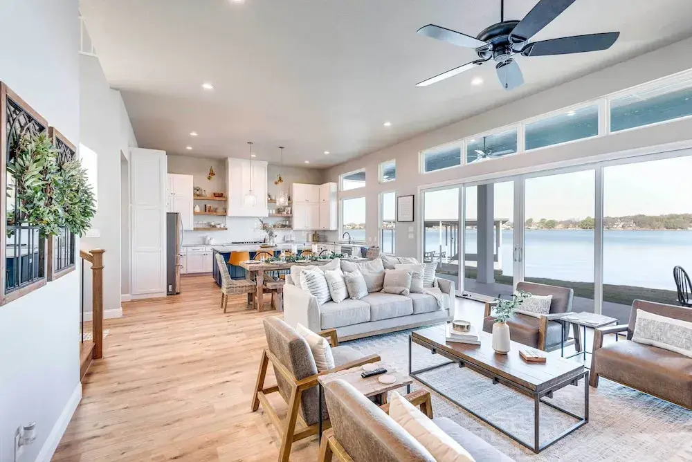 Lakefront Granbury Retreat w/ Patio & Fire Pit