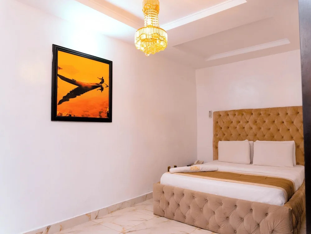 Standard Luxury Room - Sleeps2 - Pool - Petallowed