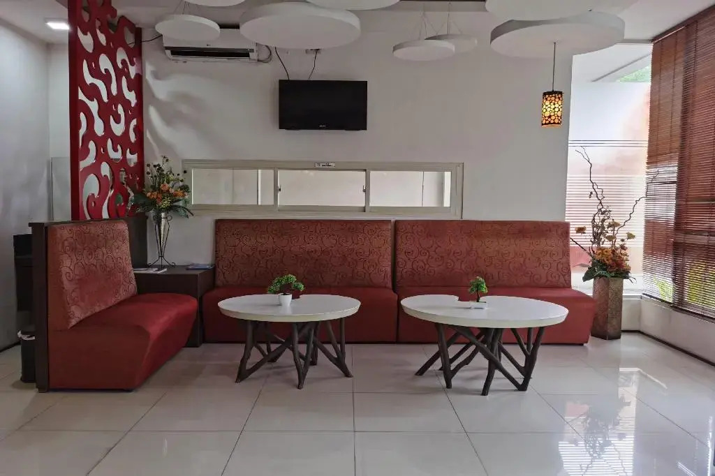 OYO 90075 Feliz Hotel