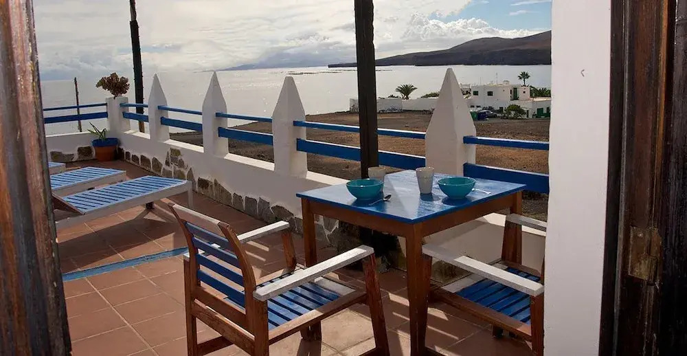 Pura Vida - Ventanas De Lanzarote