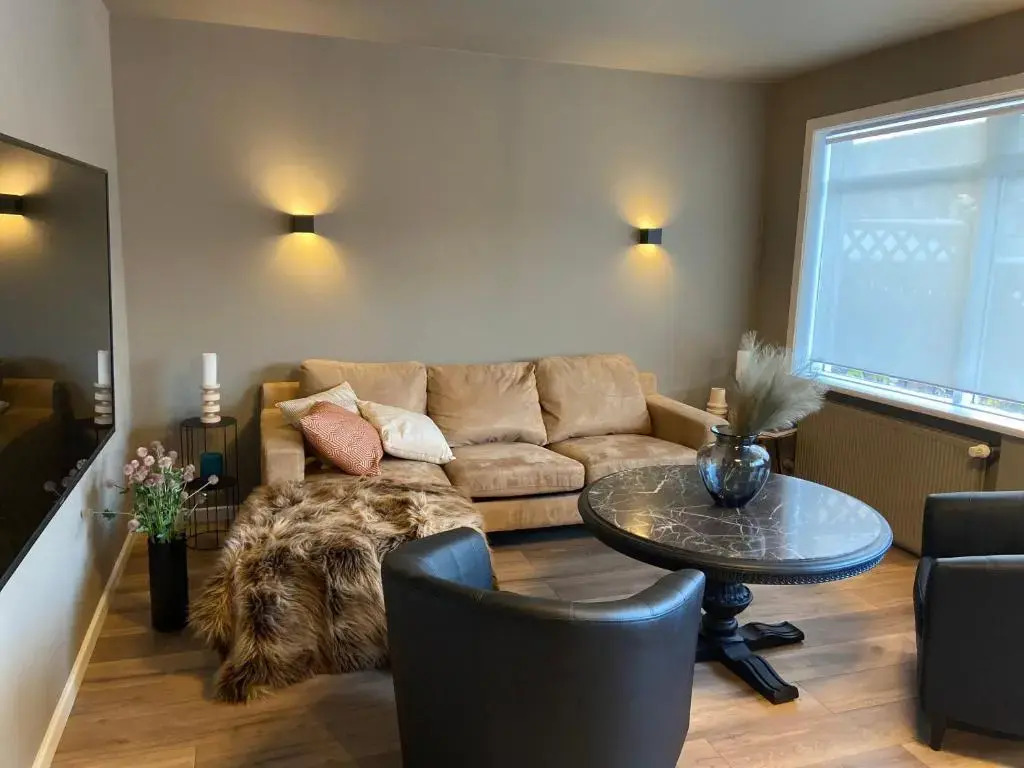 Perfectly located 3 bedroom design apartment