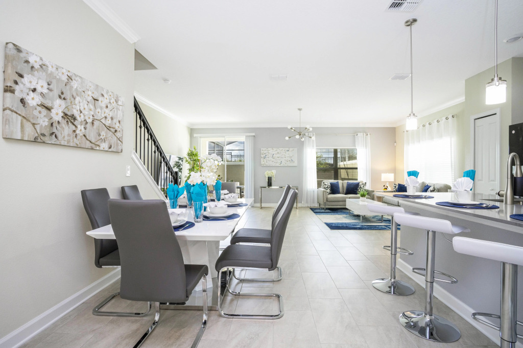 Stunning 5 Bd w Pool Close to Disney Champions Gate 1012