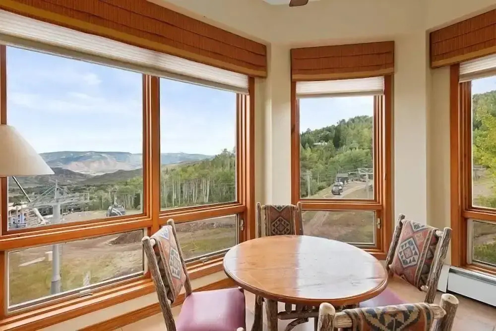 Ski In, Ski Out, 3 Bedroom Luxury Residence In The Heart Of Snowmass Village
