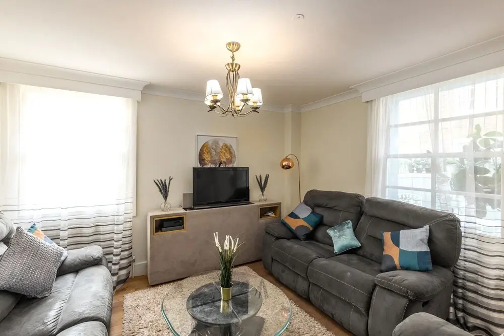 Lovely 3-bed Apartment in North Central London