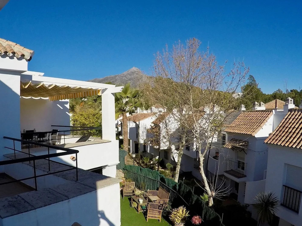 Beautiful Apartment in Nueva Andalucía With Swimming Pool