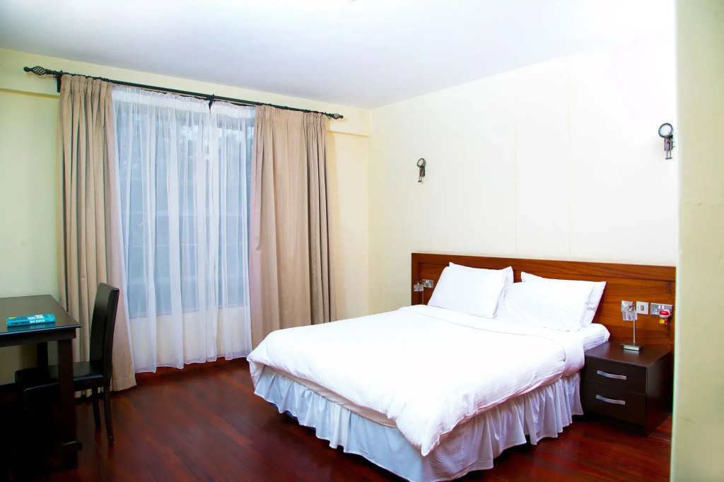 Batians Apartment Hotel