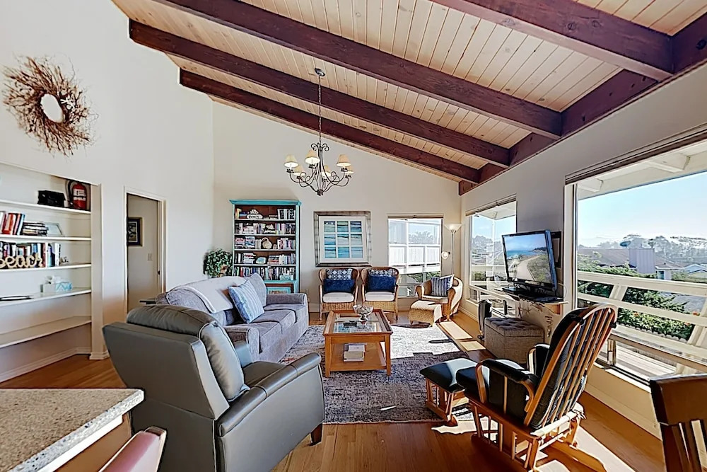 1271 Hillcrest House - 3 Br home by RedAwning