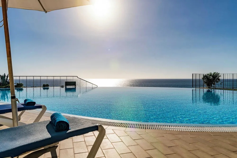 Pool and sea View - Vila Formosa II