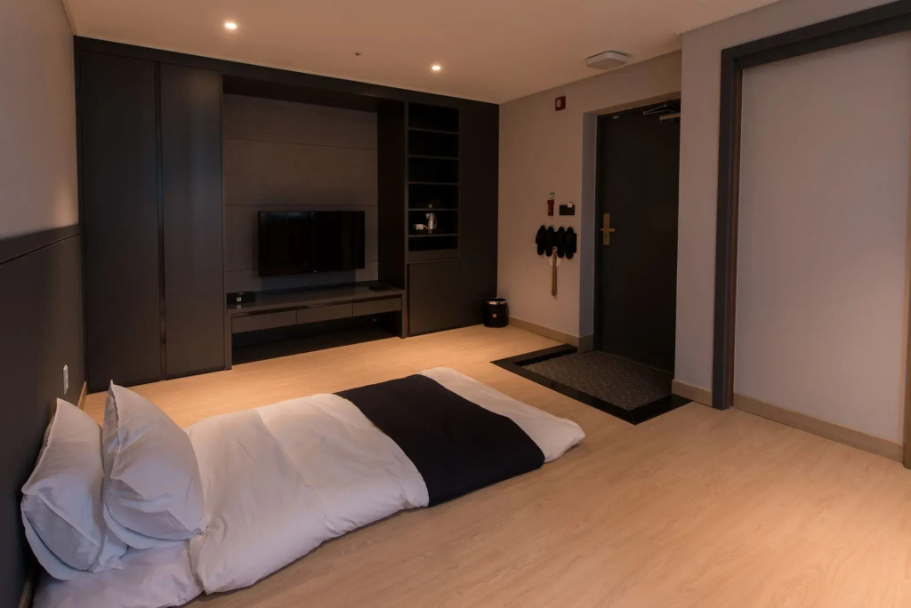 R B Business Hotel