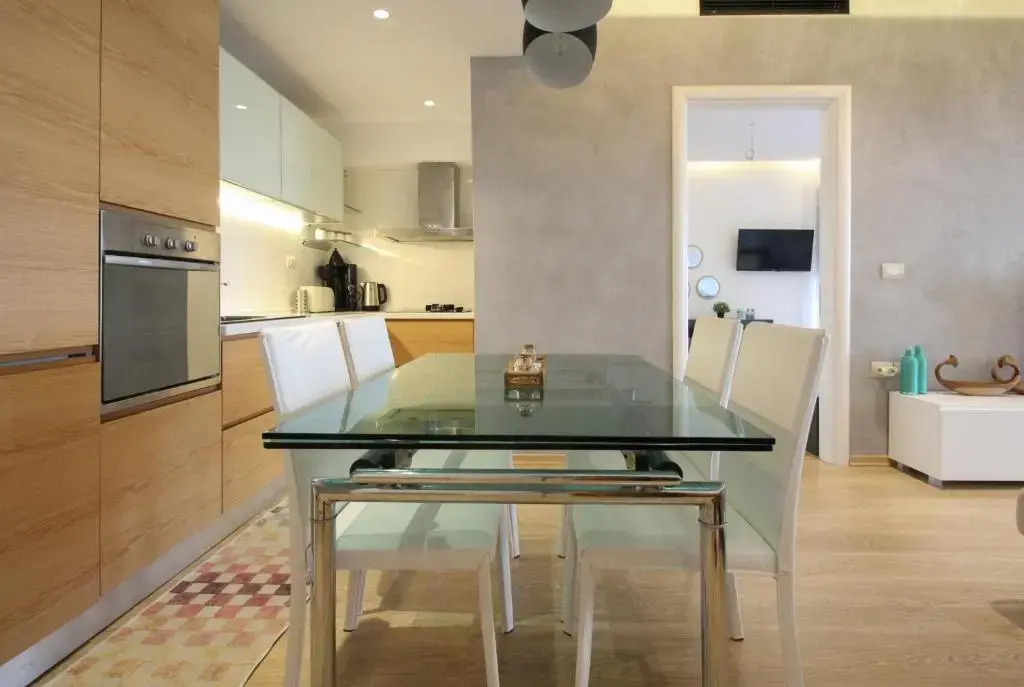 Belleview Apartment
