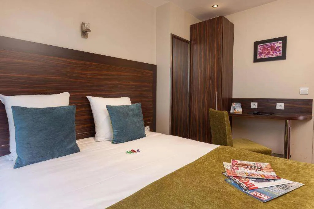 Hotel Apolonia Paris Montmartre; Sure Hotel Collection by Best Western