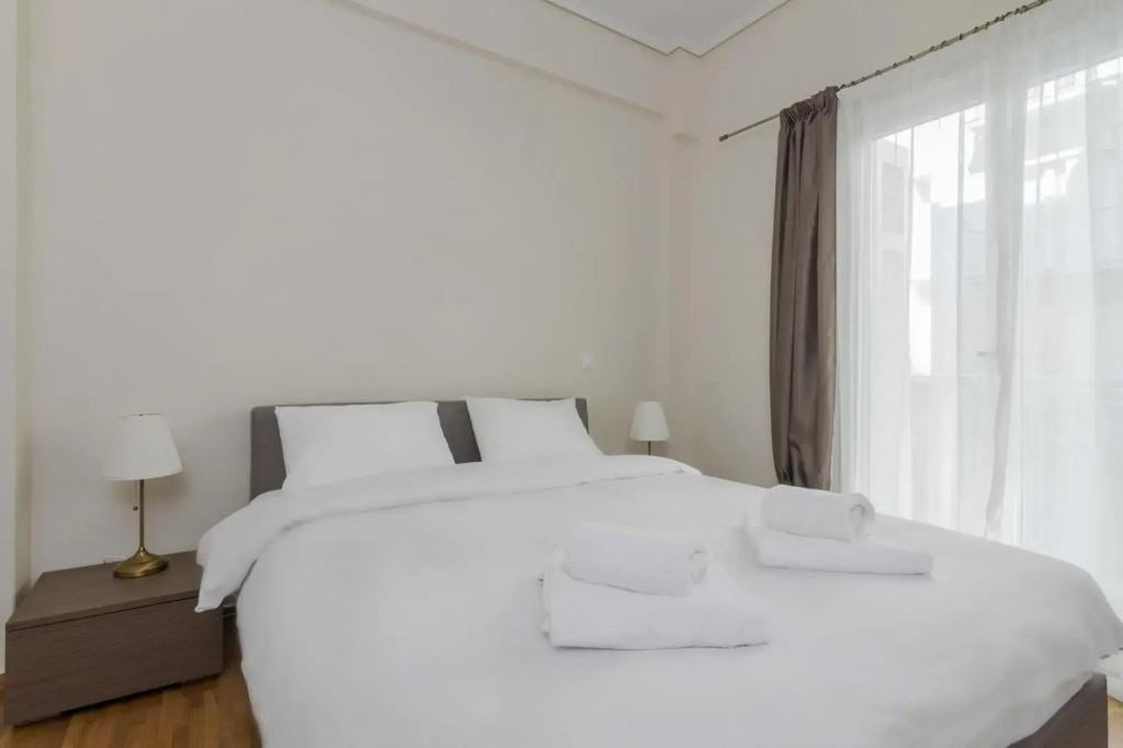 Minimal 2 bedroom apt near the Athens Concert Hall