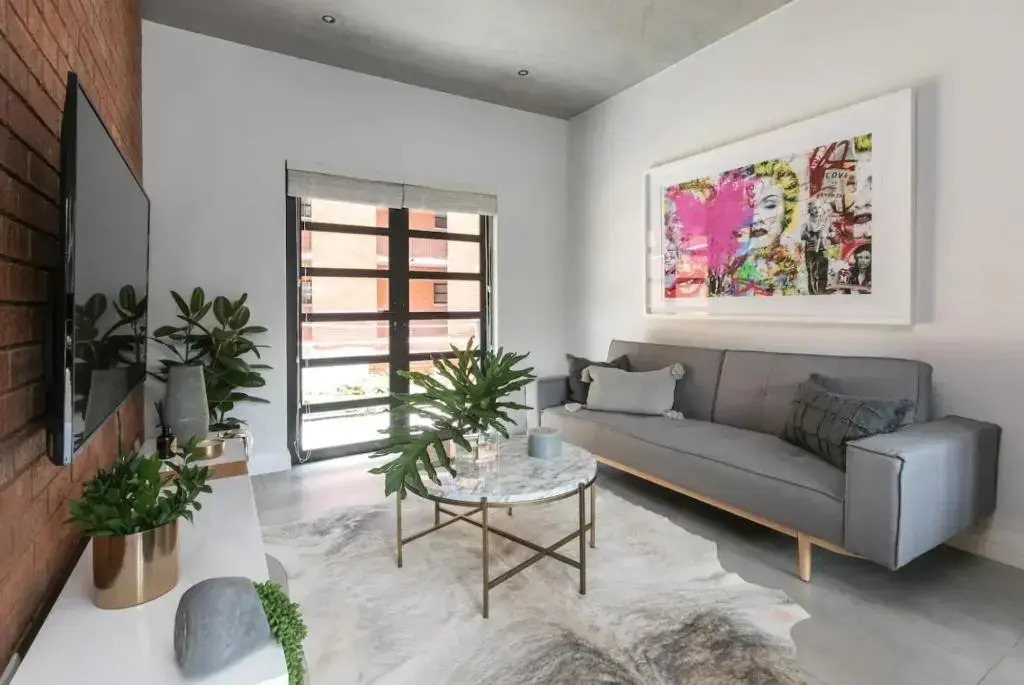 Melrose Apartment