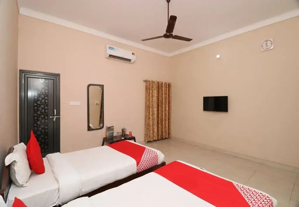 Hotel Hkj Sanskriti By OYO Rooms