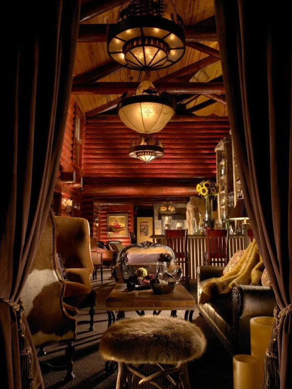 Rustic Inn Creekside