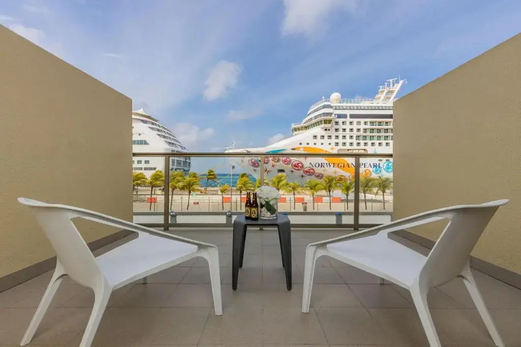 Studio with Harbor View & Near where U want to be