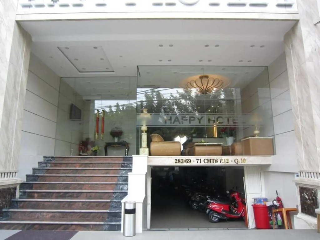 S79 Happy Hotel 2