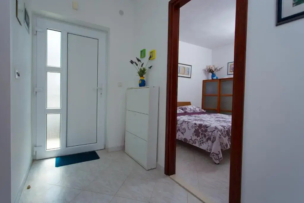 Charming modern house with the new swimming pool - apartment Maya 2