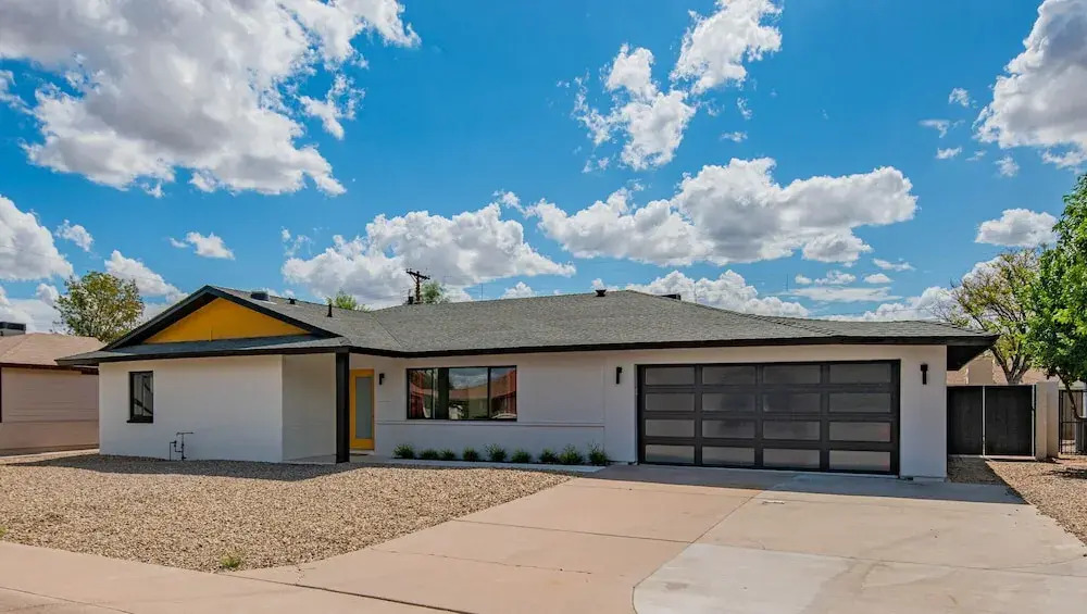 Spacious 4BR Near Old Town by WanderJaunt
