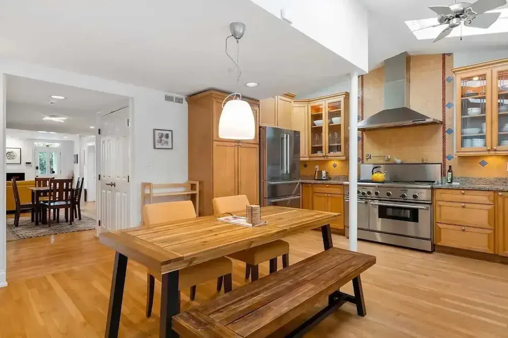 Historic Modern Capitol Hill 2-br Row Home