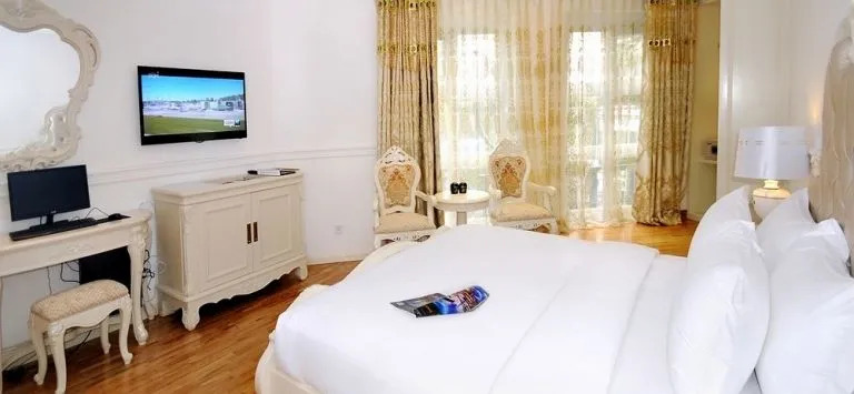 Me Saigon Boutique Hotel