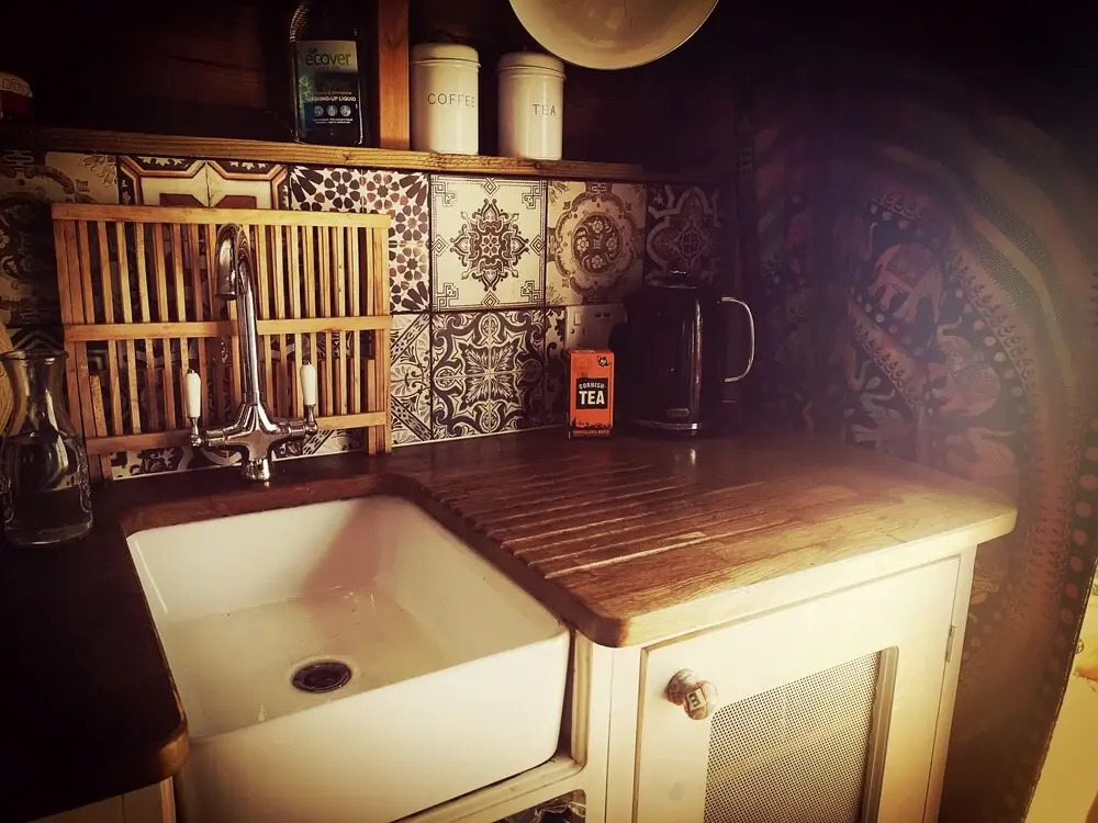 Cosy Cabin With Wood Burner Near Beach