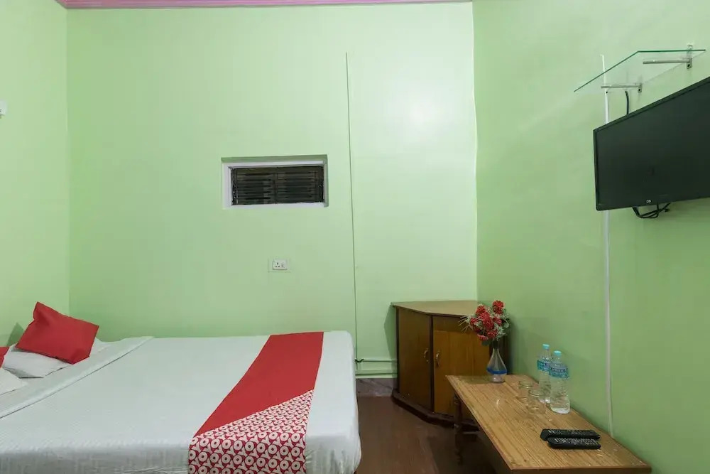 OYO 614 Subham Hotel