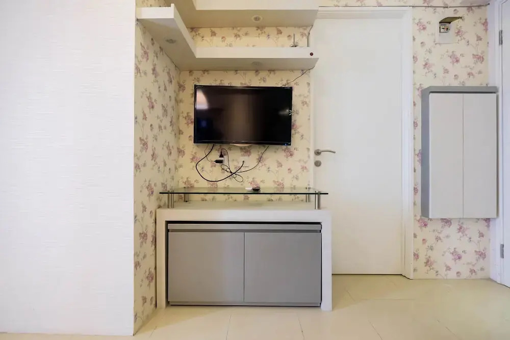 Cozy and Elegant 2BR Bassura Apartment