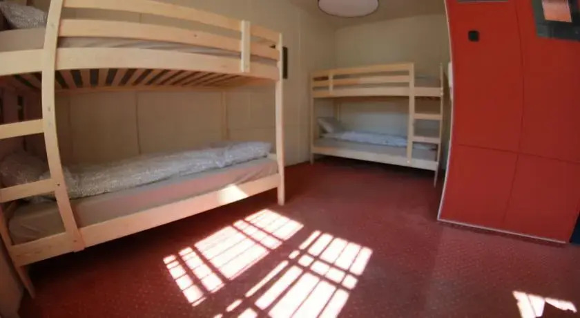 Bedeker Hostel