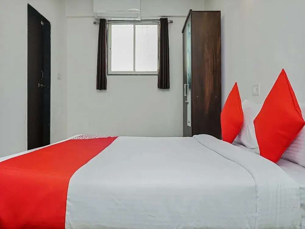 OYO Flagship 23990 Manjari