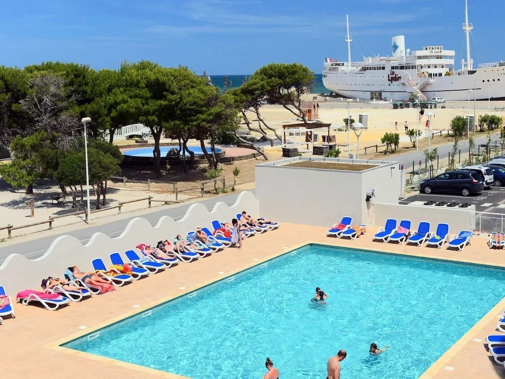 Relaxing Stay Near the Sea