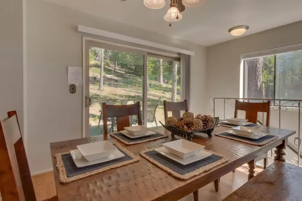 The Knotty Bear - Three Bedroom Home