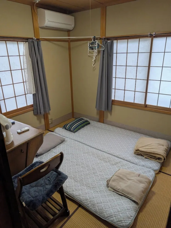 private rooms in togo beach and park side house