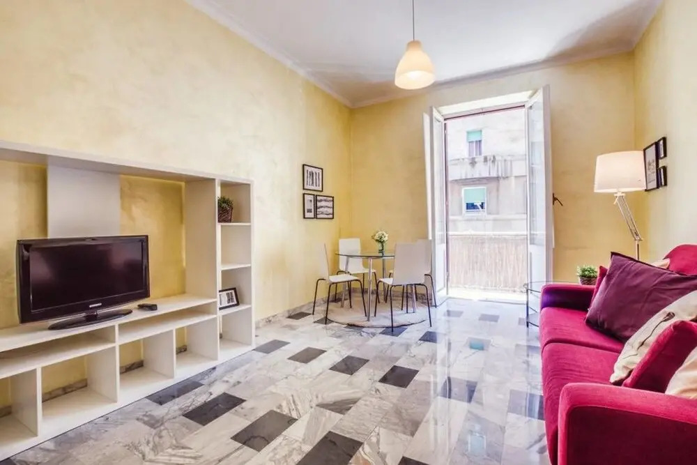 Cosy 2 bed Flat Near San Giovanni