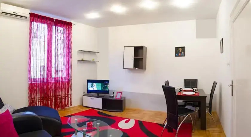 Apartments Lola