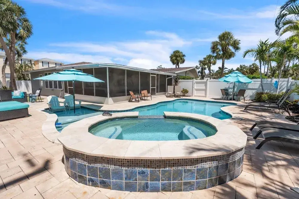 Coral Beach 3 Bedroom Home by RedAwning