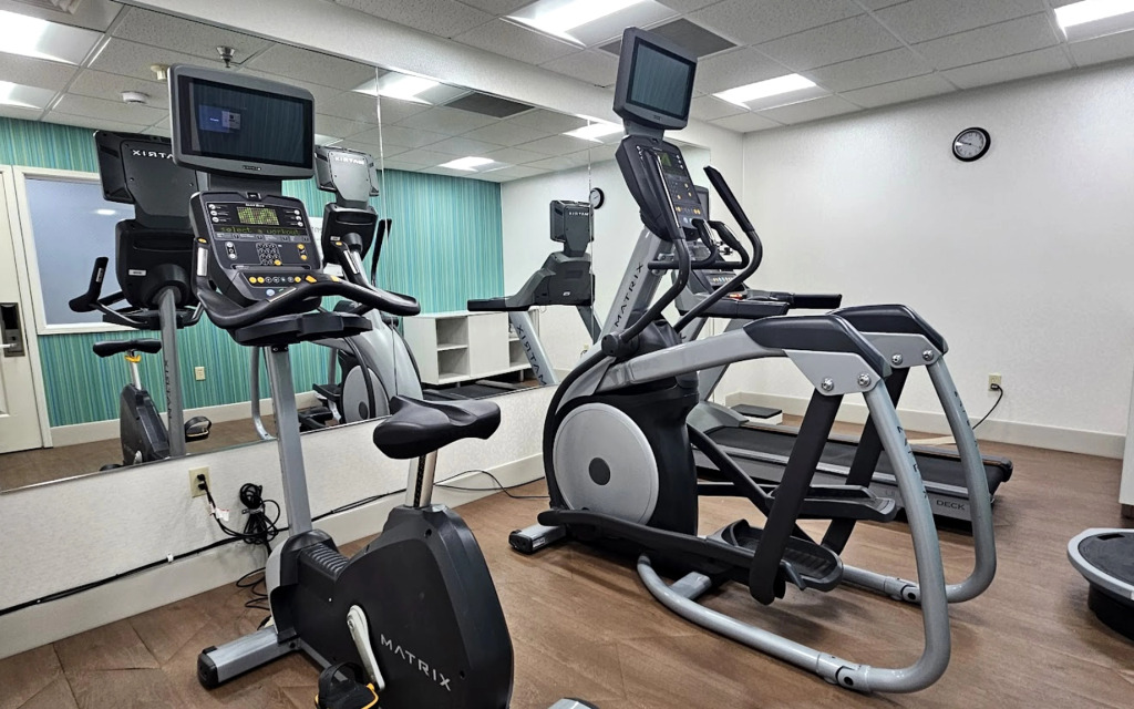 Holiday Inn Express & Suites Winner by IHG