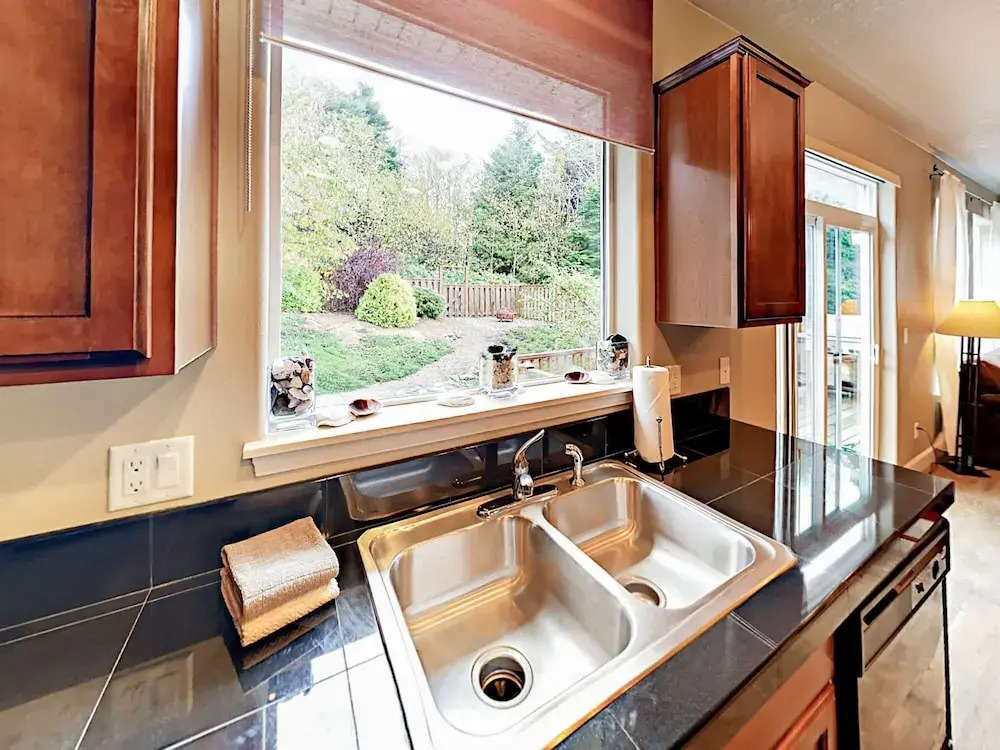 1595 Sundown Home 2 Bedrooms 2.5 Bathrooms Home