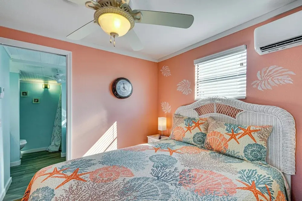 Deck & Resort Perks: Home 3 Mi to Fort Myers Beach
