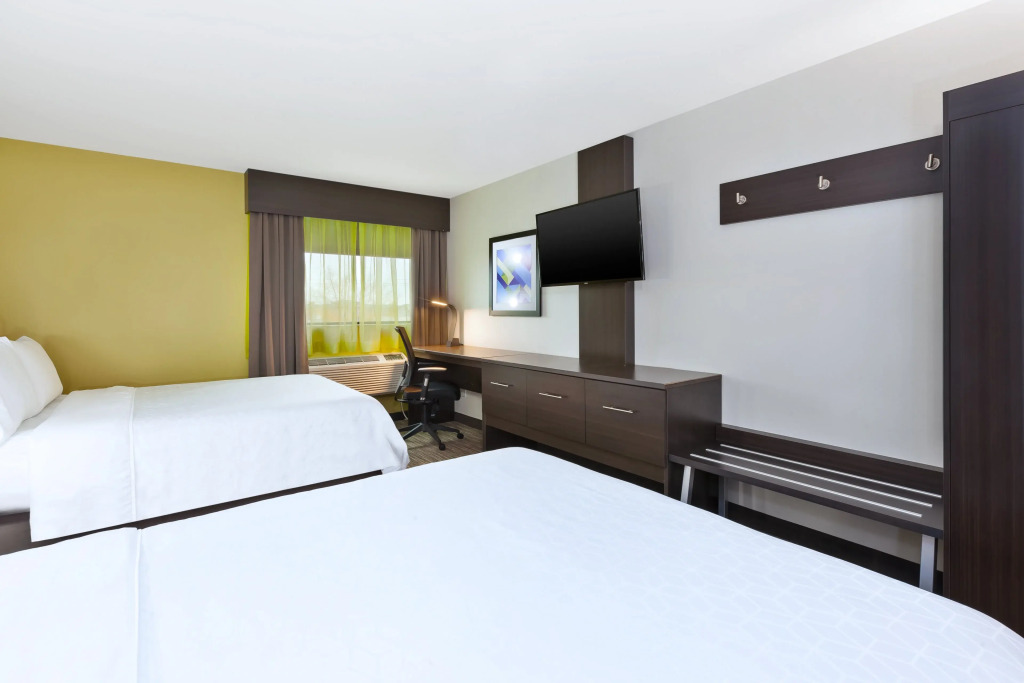 Holiday Inn Express Winnipeg Airport - Polo Park by IHG