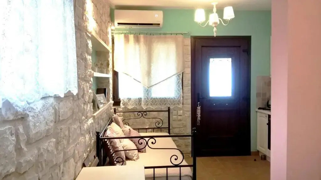Stone Studio in Nature with view to Corfu town!
