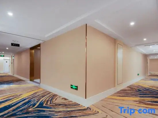 Vienna International Hotel (Songzi financial building store)