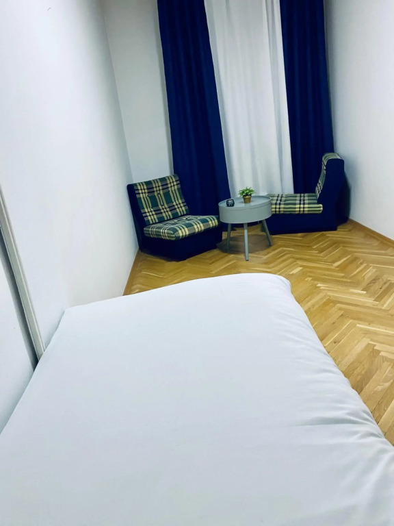 Regina's 2bedroom Near Square