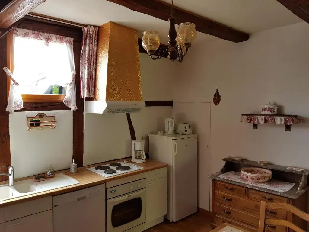 La Maison Jaune