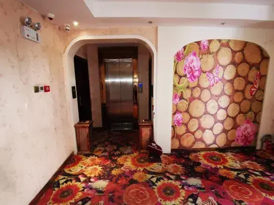 Sheqi Jinyuan Electric Sports Hotel